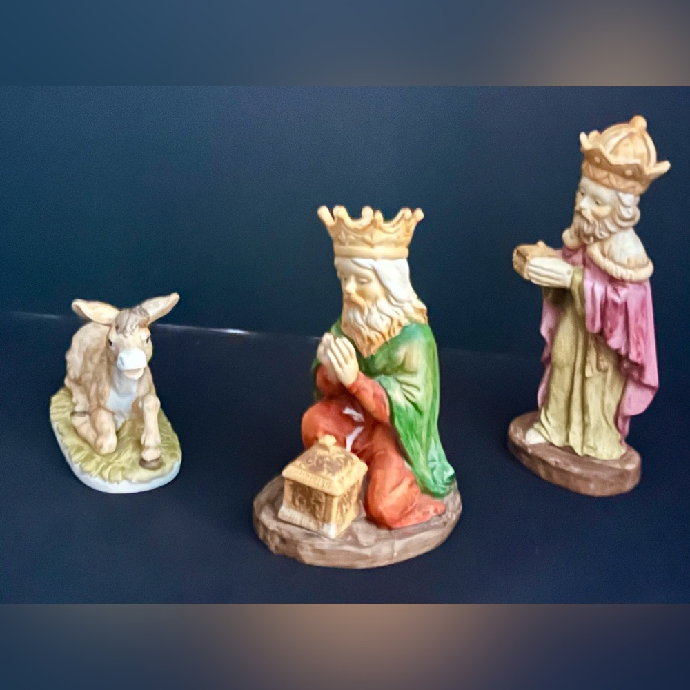 Nativity 2 Wisemen & Donkey/Mule Figurines Set of 3 Vtg Creative Art Flowers